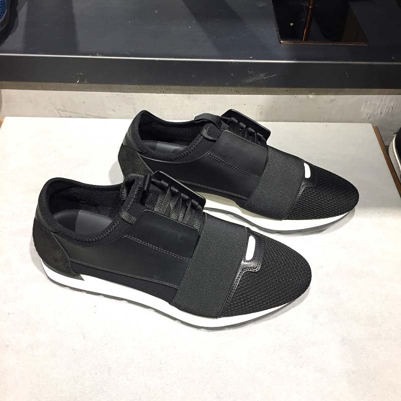 Close-up of Balenciaga logo and lacing on Men Race Runners Shoes Black