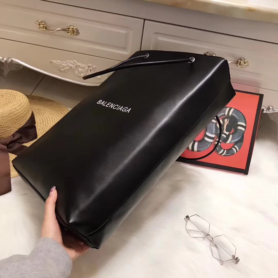 Balenciaga North-South Calfskin Shopping Bag M-Black - image 7