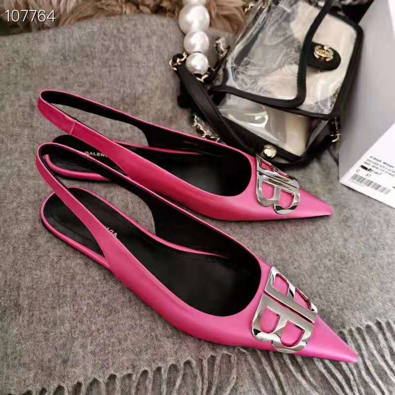 Close-up detail of satin and 5mm arch on Balenciaga Women BB Flat Slingback Ballerina Satin 5mm Arch-Rose