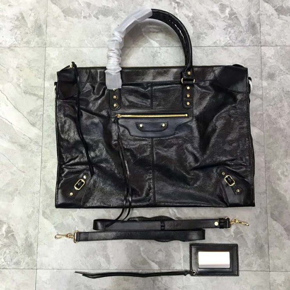 Close-up of silver hardware and zipper on Balenciaga Women Classic City Lambskin Bag