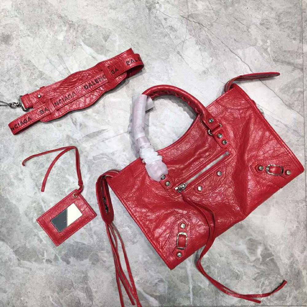 Close-up of silver-tone hardware and zip-around closure on Balenciaga Papier B4 tote