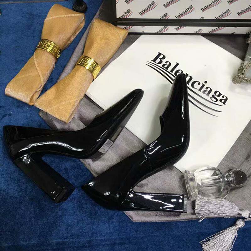 Close-up of glazed calfskin material on Balenciaga Women Shoes Round Toe Pumps