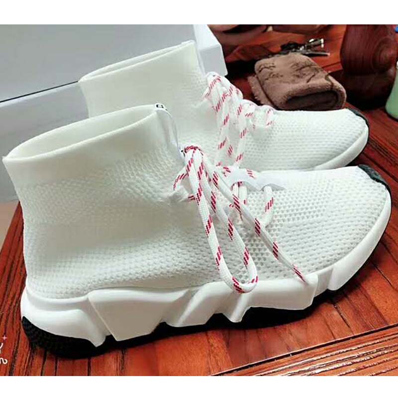 Close-up of Balenciaga Women Shoes Speed Trainers 10mm Heel-White knit fabric texture