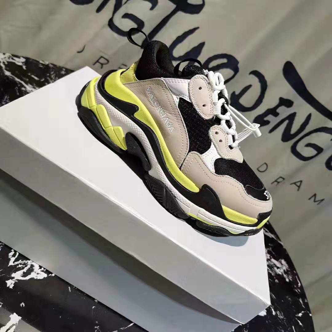 Close-up on neon yellow leather detail on Balenciaga Women Shoes Triple S