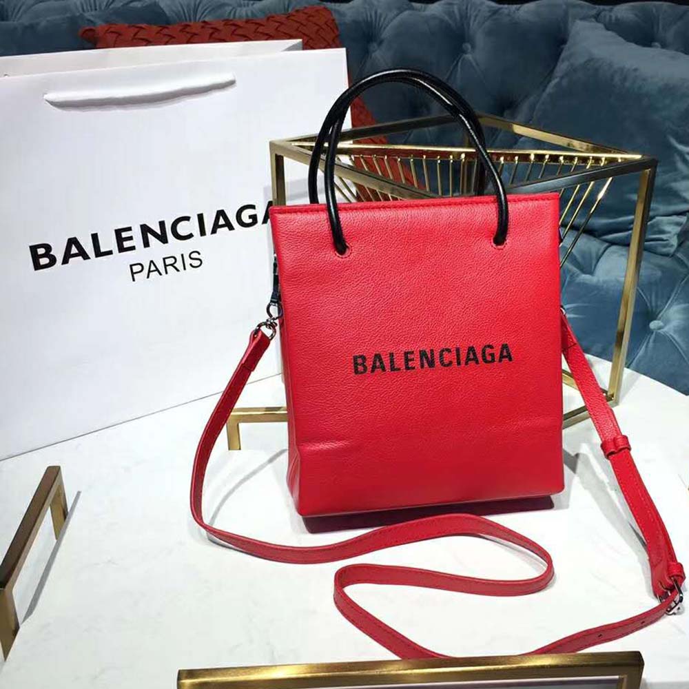 Close-up of natural grain texture on Balenciaga Women Shooping Tote XXS
