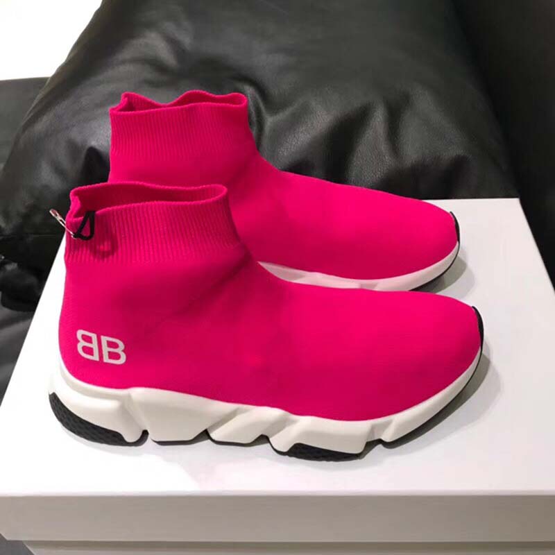 Close-up of Balenciaga Women Speed Trainers Shoes Rose signature sculpted sole