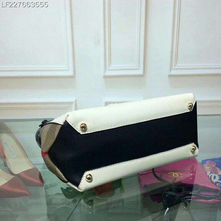 Burberry Small Banner Bag in Leather and House Check-White - image 5