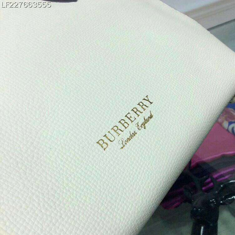 Burberry Small Banner Bag in Leather and House Check-White - image 6