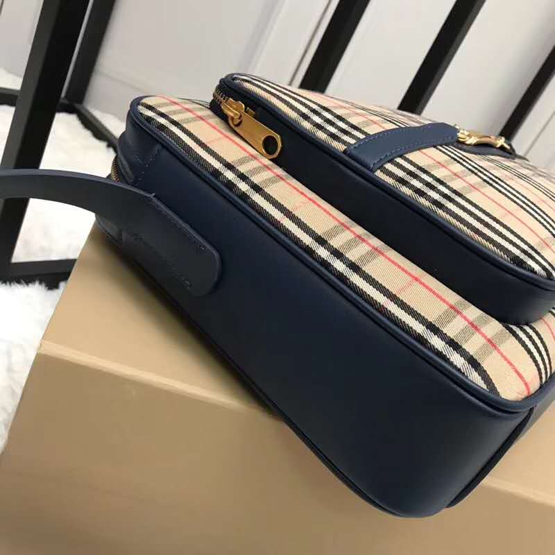 Burberry Unisex The Large 1983 Check Link Camera Bag-Navy - image 8