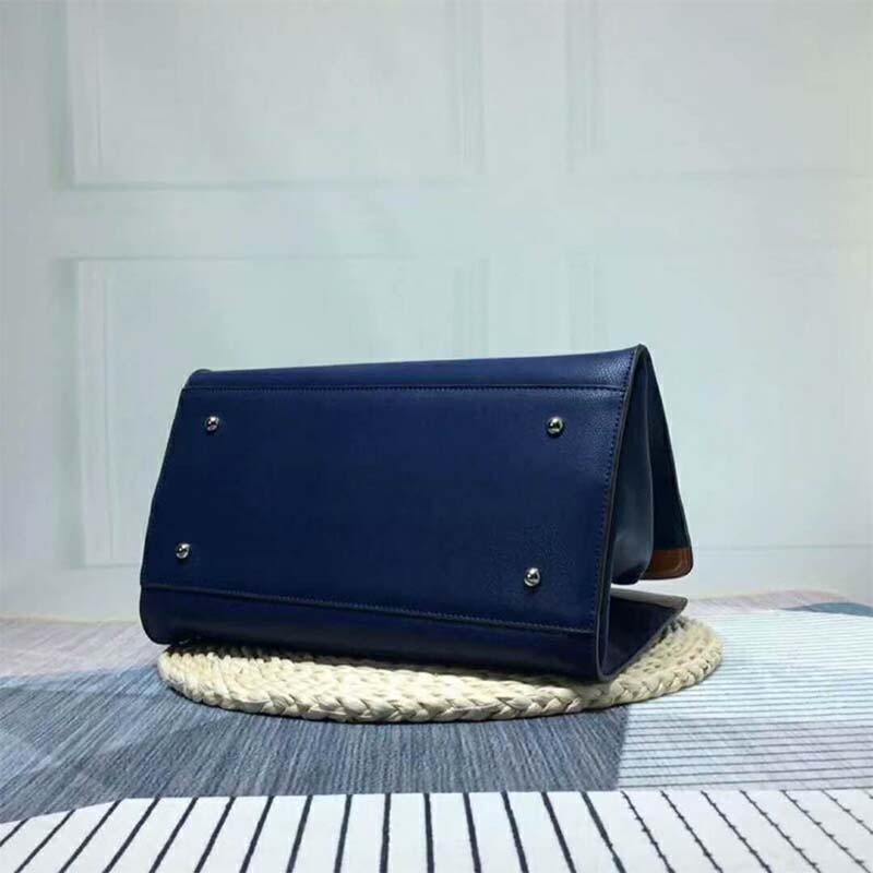 Burberry Women The Leather Crest Grommet Detail Tote-Blue - image 4