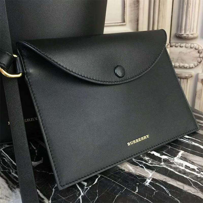 Burberry Women The Medium Leather Bucket Bag-Black - image 7