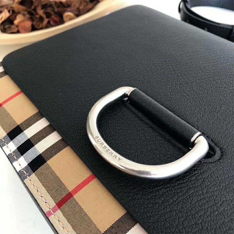 Burberry Women The Medium Vintage Check Leather D-Ring Bag-Black - image 6