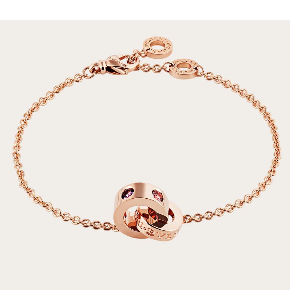 Close-up of Bvlgari Women Bvlgari Bvlgari 18 KT Rose Gold Bracelet Set clasp detail