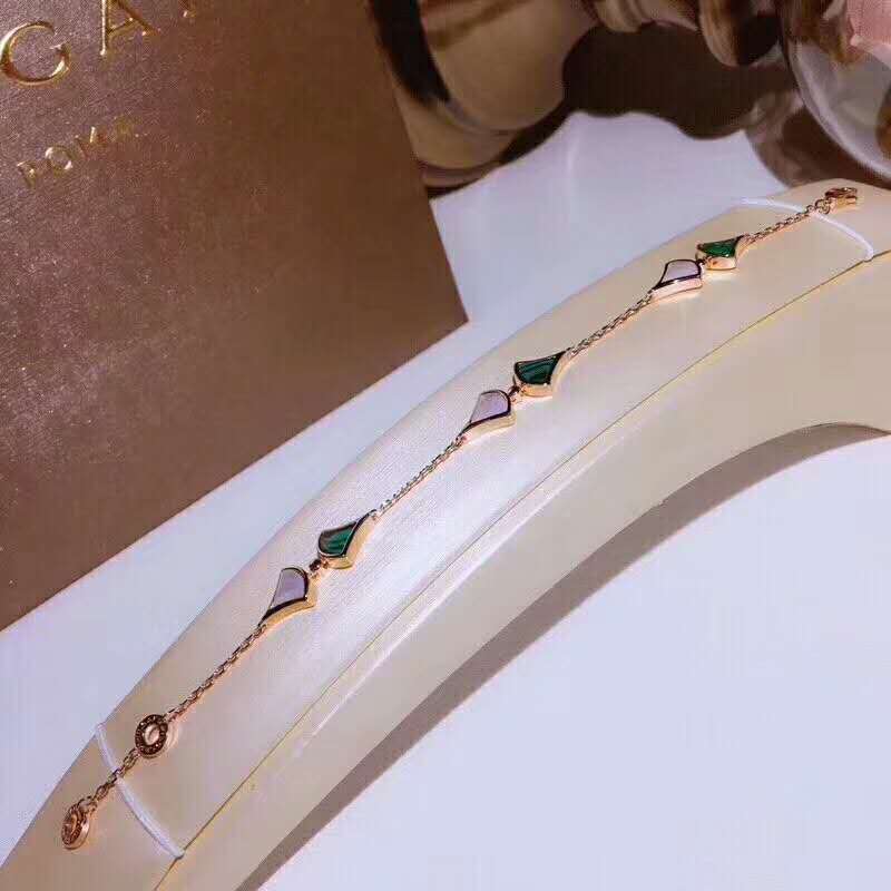Bvlgari Women Divas’ Dream Bracelet 18 KT Rose Gold Malachite - image 4