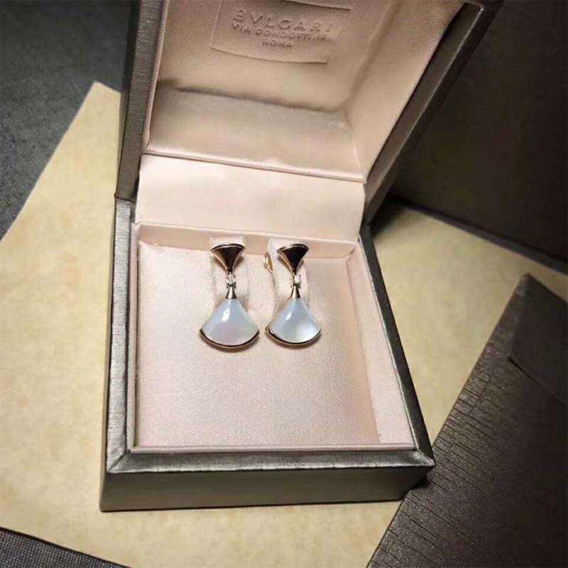 Side angle highlighting drop silhouette of Bvlgari Women Divas’ Dream Earrings