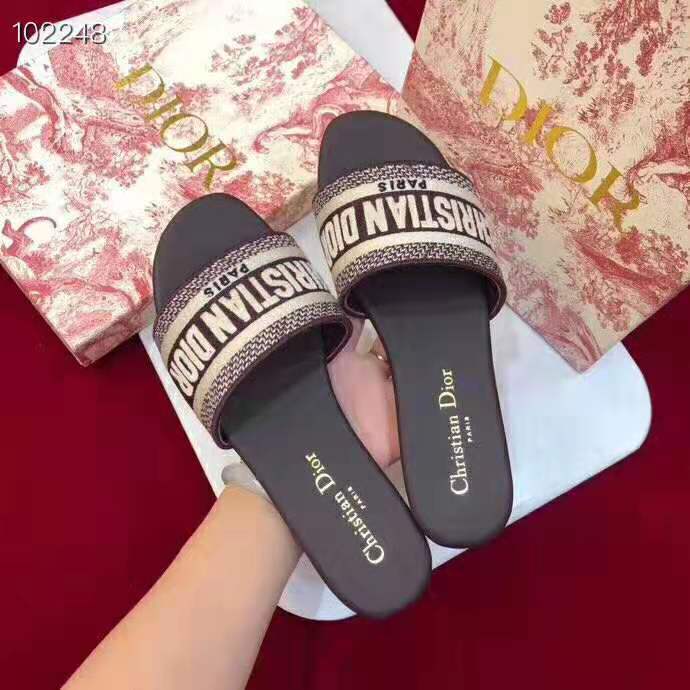 Dior Women Dway Embroidered Cotton Mule-Maroon - image 7