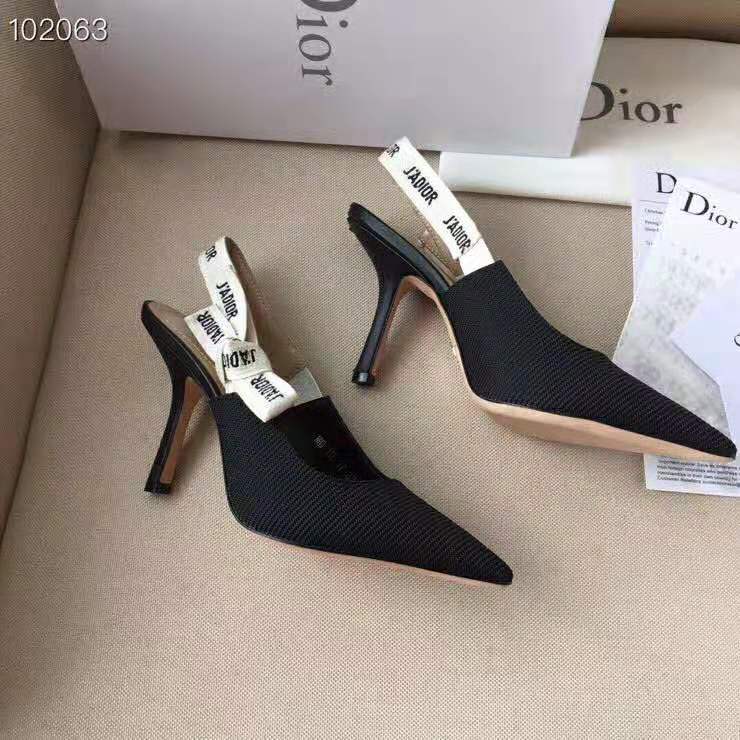 Close-up of J’adior ribbon detail on Dior Women J’adior Pump in black canvas