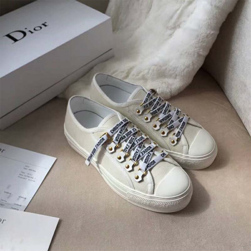 Close-up of white canvas texture on Dior Women Shoes Low-Top Trainer