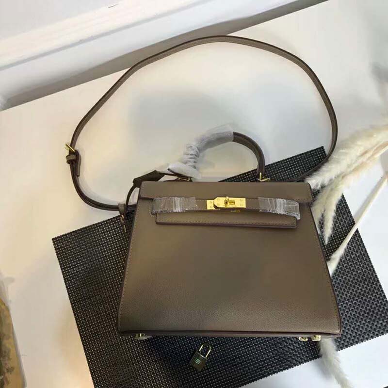 Close-up of Palladium hardware on Hermes Kelly Sellier 32 Bag