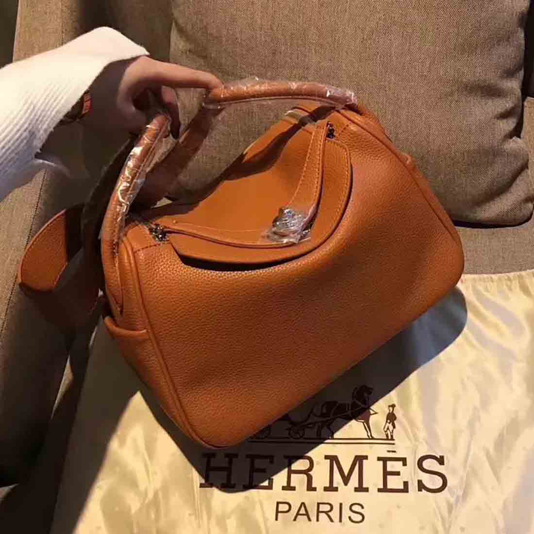 Hermes Lindy 30 Top Flap Leather Bag with Strap-Brown - image 5