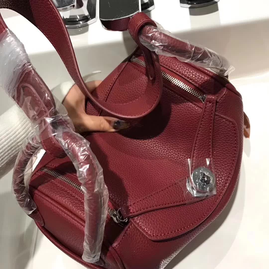 Hermes Lindy 30 Top Flap Leather Bag with Strap-Purple - image 7
