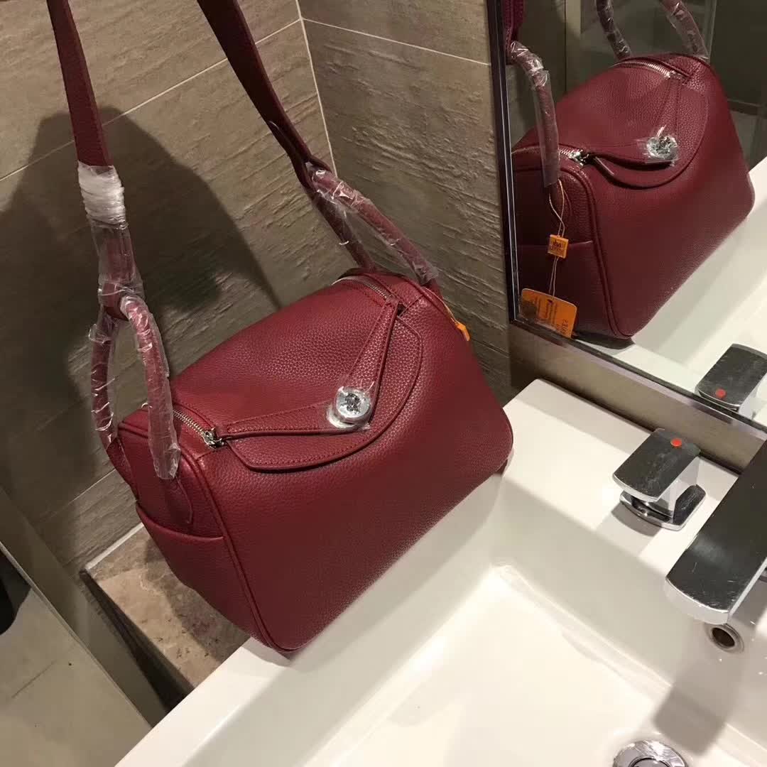 Hermes Lindy 30 Top Flap Leather Bag with Strap-Purple - image 6