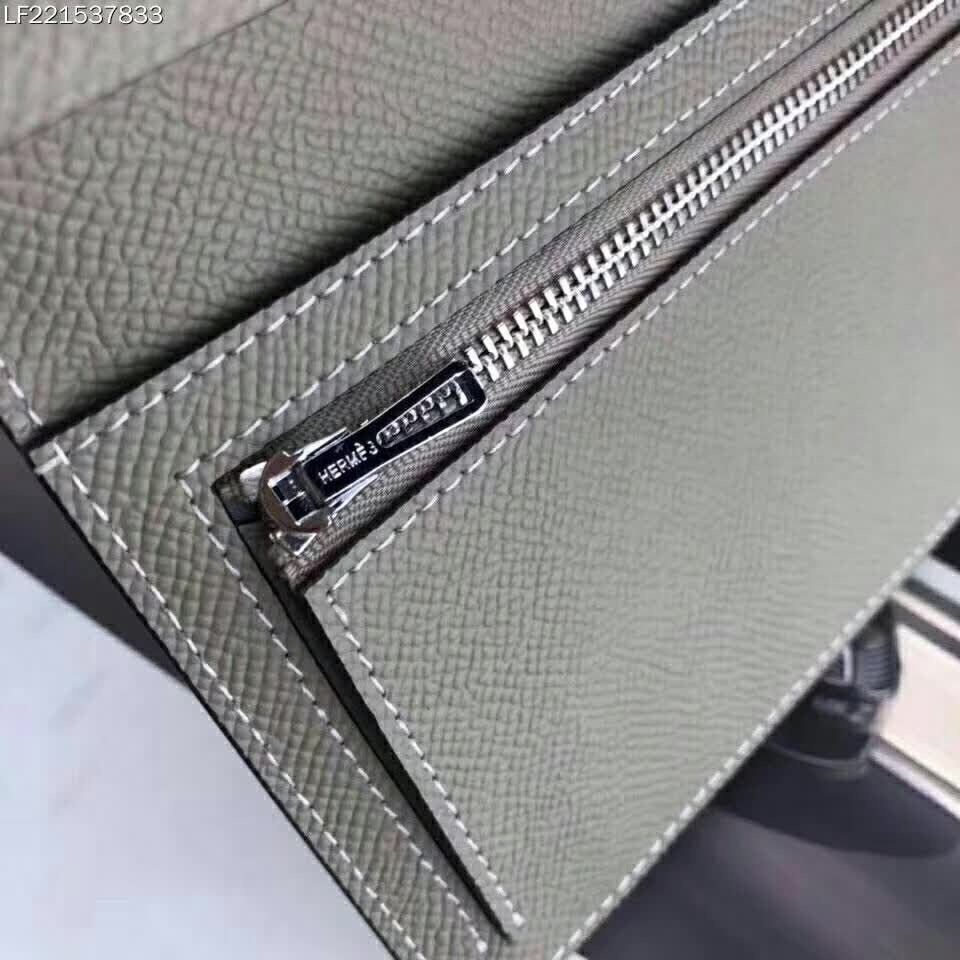 Hermes Medium Bearn Wallet in Epsom Calfskin Leather-Silver - image 5