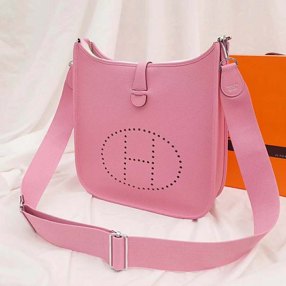 Side angle of Hermes Women Evelyne III 29 Bag-Pink highlighting zipper closure