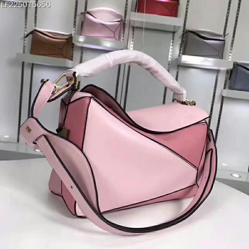 Close-up of Loewe Puzzle Multi-color Bag zipper and leather details