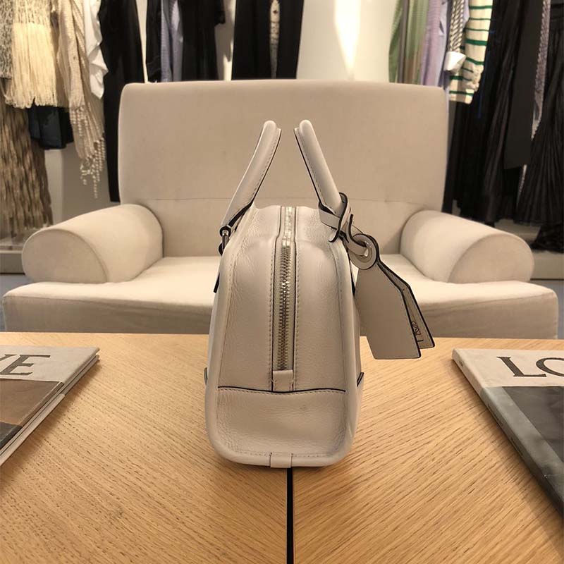 Loewe Women Amazona 28 Bag Ivory in Calf Leather-White - image 6