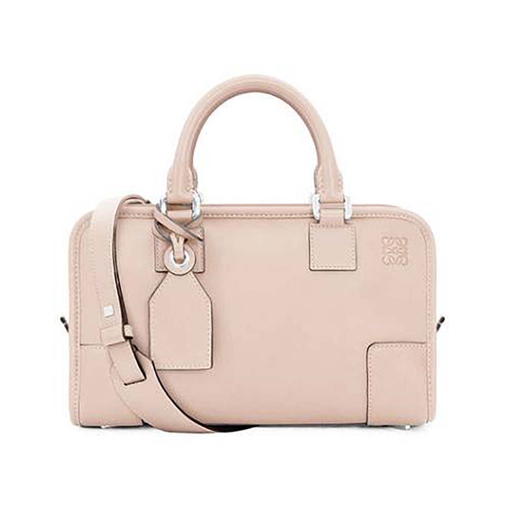Front view of Loewe Women Amazona 28 Bag Ivory in calf leather