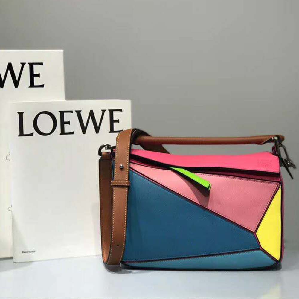 Close-up of magnetic closure and silver hardware on Loewe Women Puzzle Small Bag Multicolor