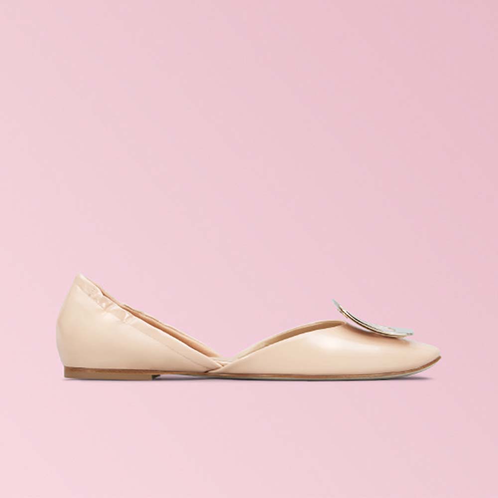 Side profile of Roger Vivier Women Chips Ballerinas Patent Leather-Sandy in black