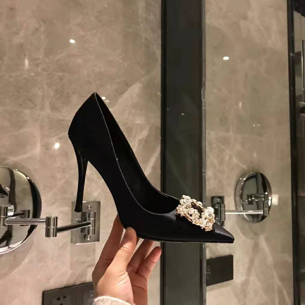 Roger Vivier Women Flower Strass Buckle Pumps 10.2 cm Heel-Black - image 4
