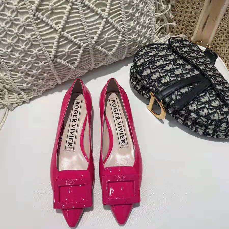 Top view of Roger Vivier Women Gommettine Ballerinas-Rose highlighting rose leather texture