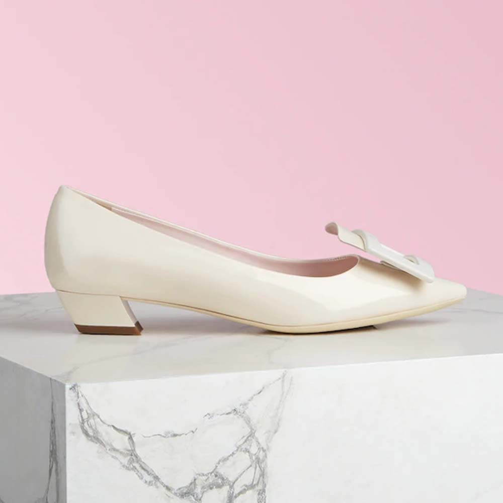 Side view of Roger Vivier Women Gommettine Ballerinas-White showing silhouette