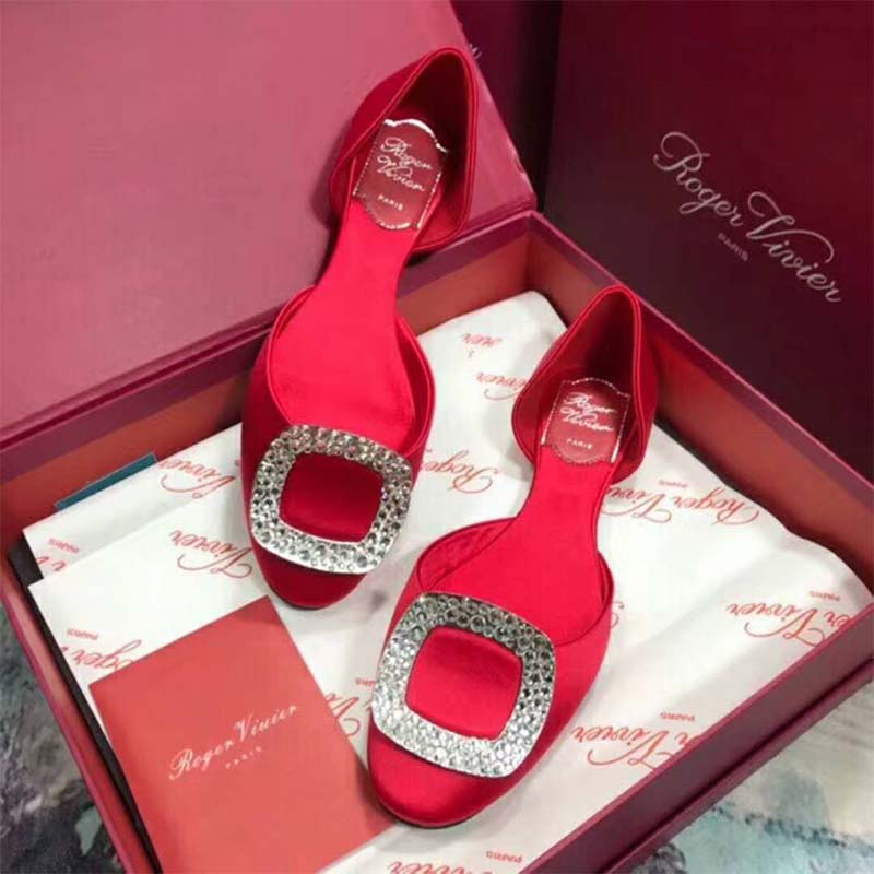 Top view of Roger Vivier Women Shoes Chips Ballerinas-Red highlighting leather texture