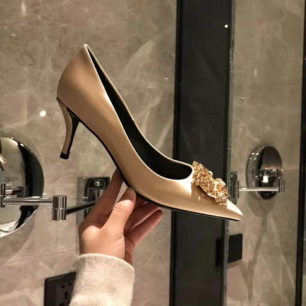 Roger Vivier Women Silk Flower Strass Pumps 6.6 cm Heel-Sandy - image 4
