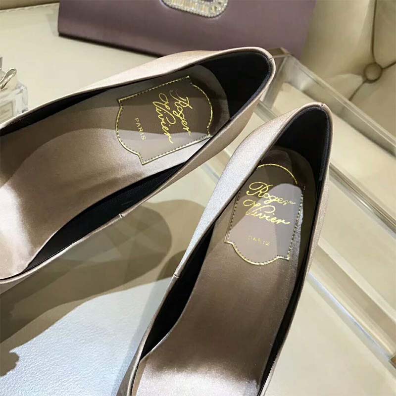 Roger Vivier Women Silk Flower Strass Pumps 65mm Heel-Gold - image 7