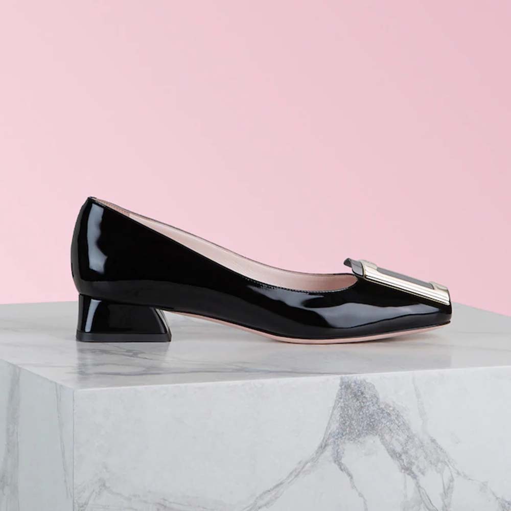 Side profile of Roger Vivier Women Tres Vivier Ballerinas 2.54 cm Heel-Black