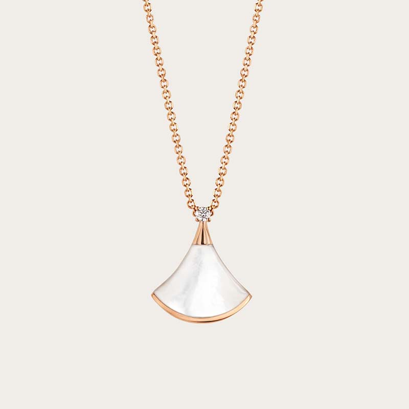 Close-up of Bvlgari Women Divas’ Dream Necklace pendant detail