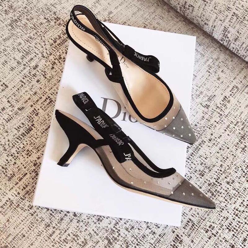 Overhead view showing pointed toe and black dotted Swiss fabric on Dior Women J’Adior Slingback