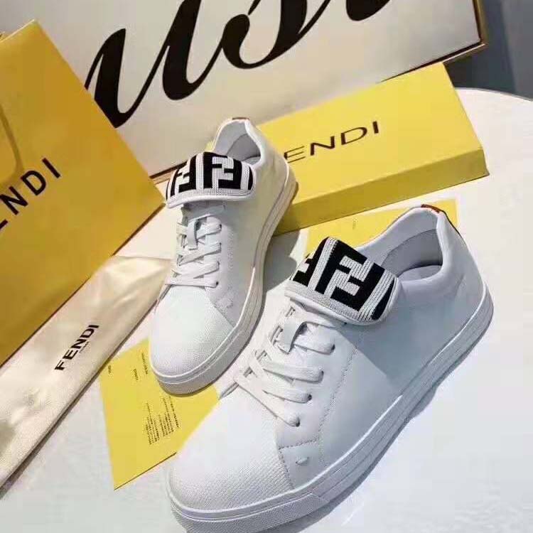 Close-up on mesh and leather textures of Fendi Men Sneakers Low-Tops