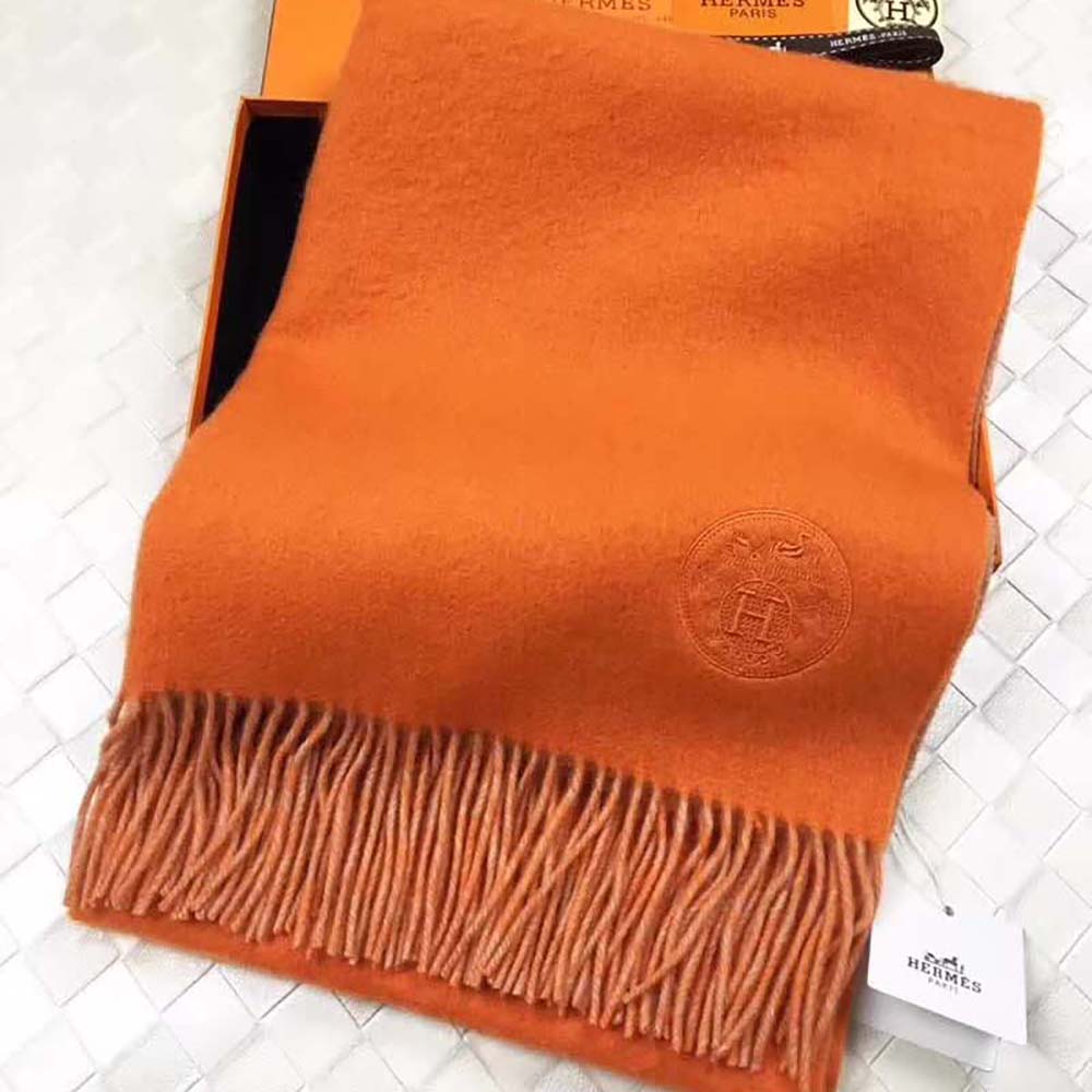 Close-up of double-faced cashmere texture on Hermes Women Casaque II Stole