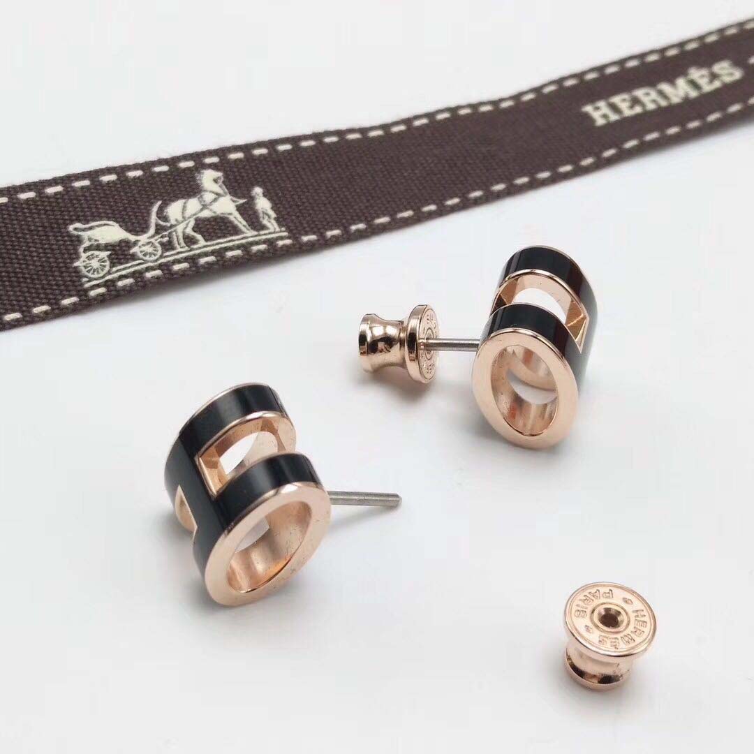 Side angle showing clip-on closure of Hermes Women Pop H Earrings Jewelry Black
