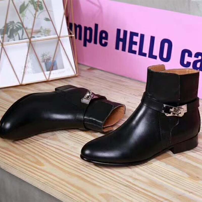 Side profile showing zip closure on Hermes Women Shoes Neo Ankle Boot-Black