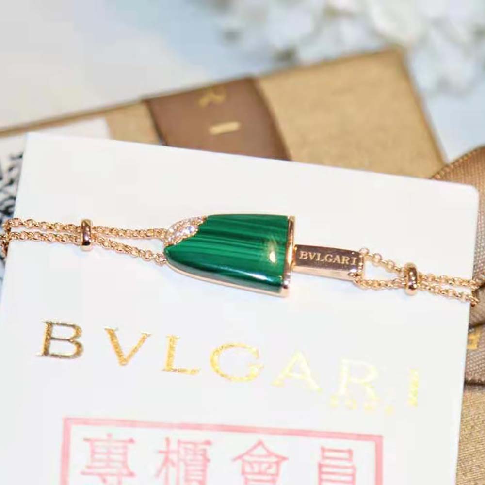 Bvlgari Women BVLGARI BVLGARI Gelati bracelet worn on wrist close-up