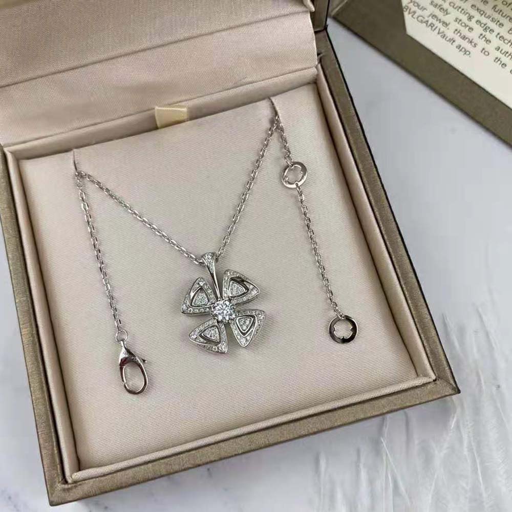 Side angle showing polished finish and clasp of Bvlgari Women Fiorever necklace
