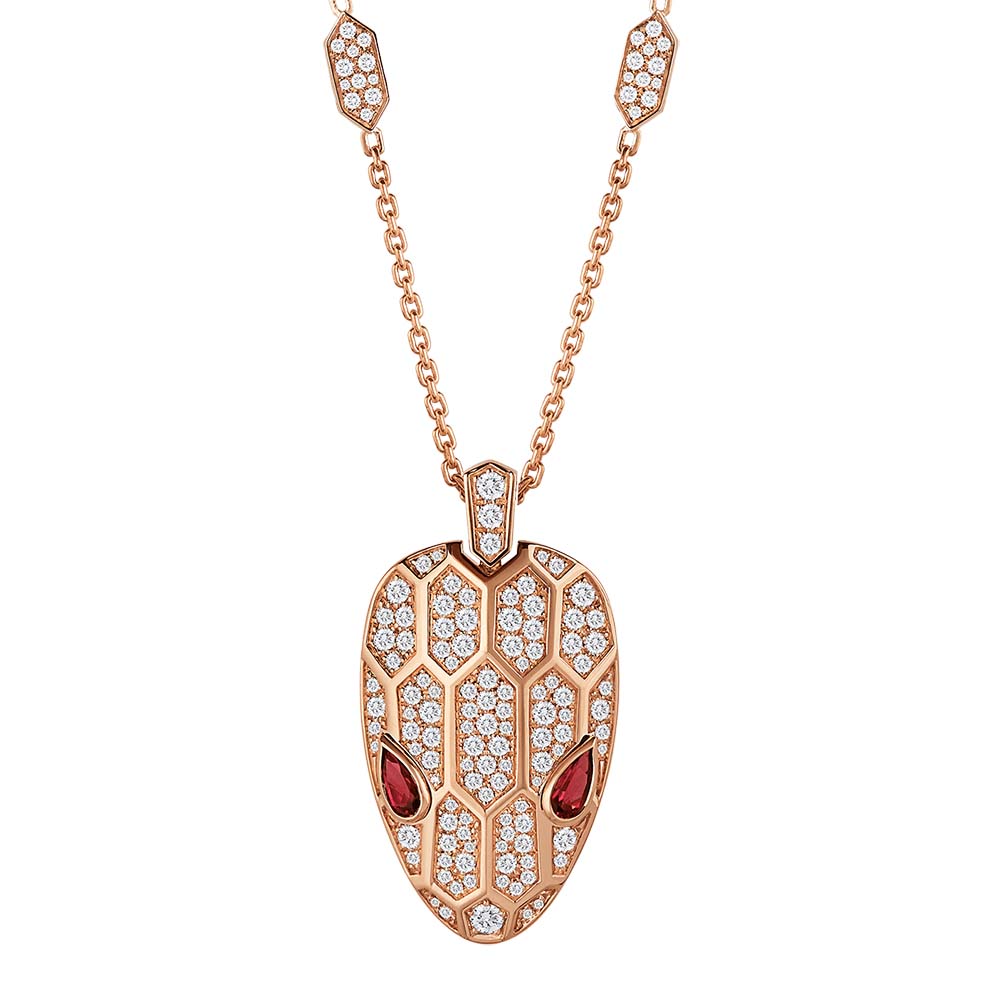 Close-up of Bvlgari Women Serpenti Necklace in 18 KT Rose Gold snakehead clasp