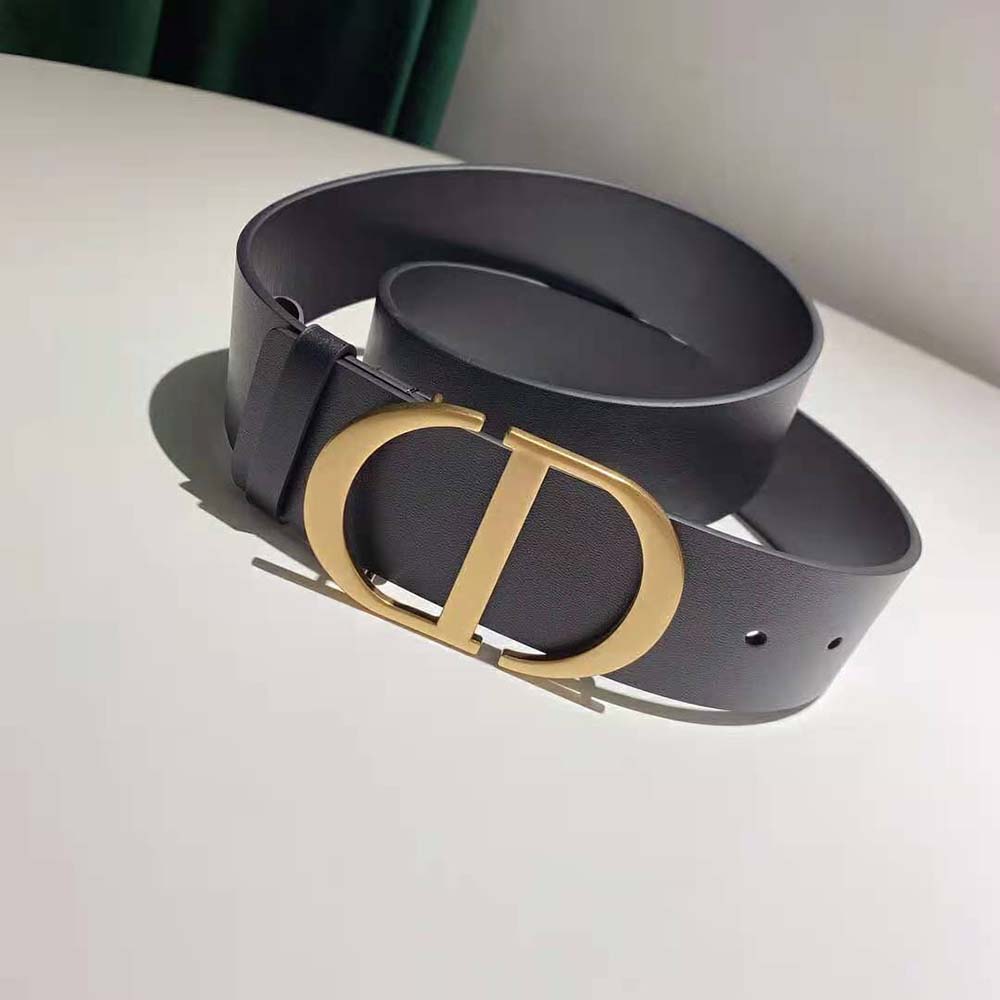 Side angle revealing sleek silhouette of Dior Women 30 Montaigne Belt-Black